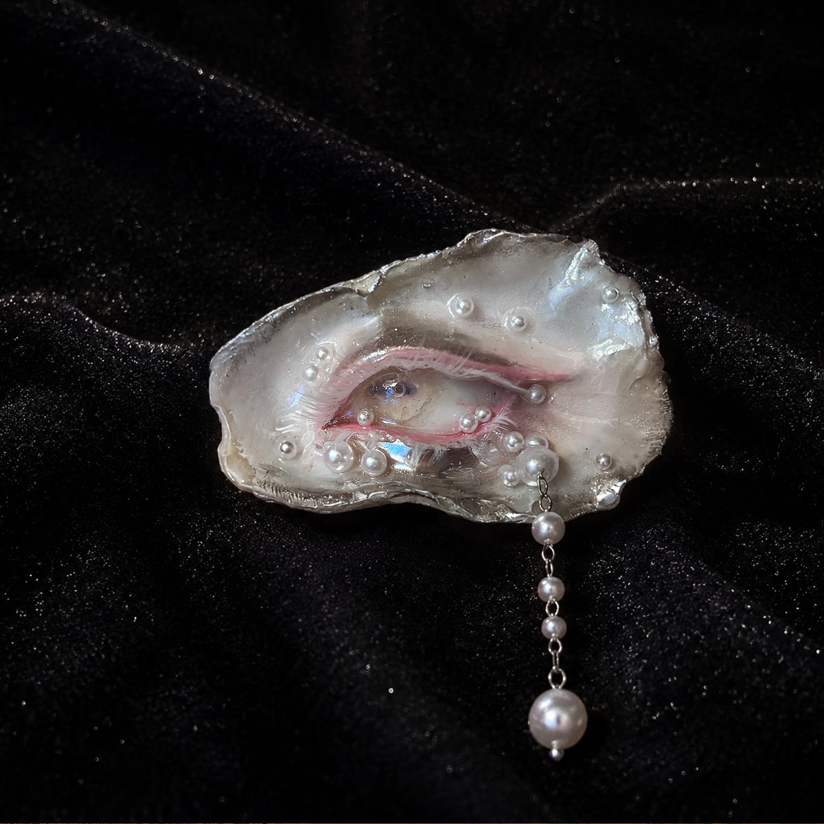 Nyra Lamb Gaze — Sheep-Eye Oyster Relic