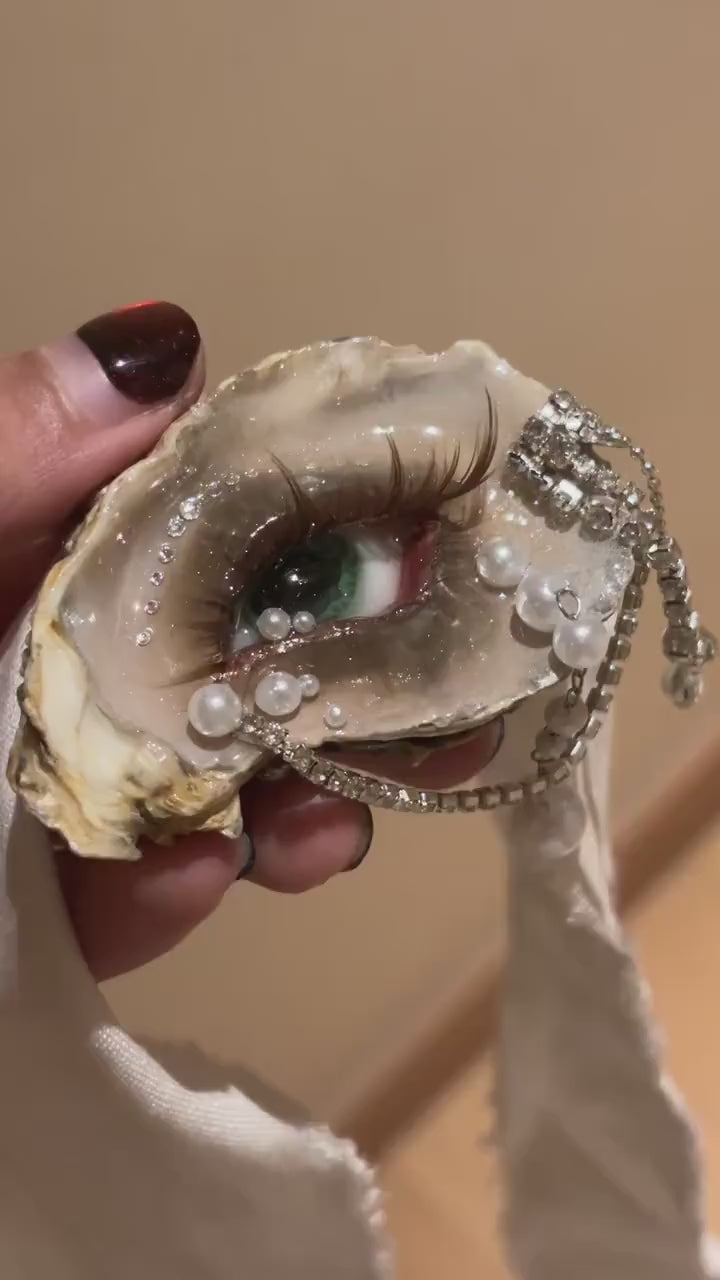 Brown Smoky Oyster Eye — Choker, Brooch or Charm — product video