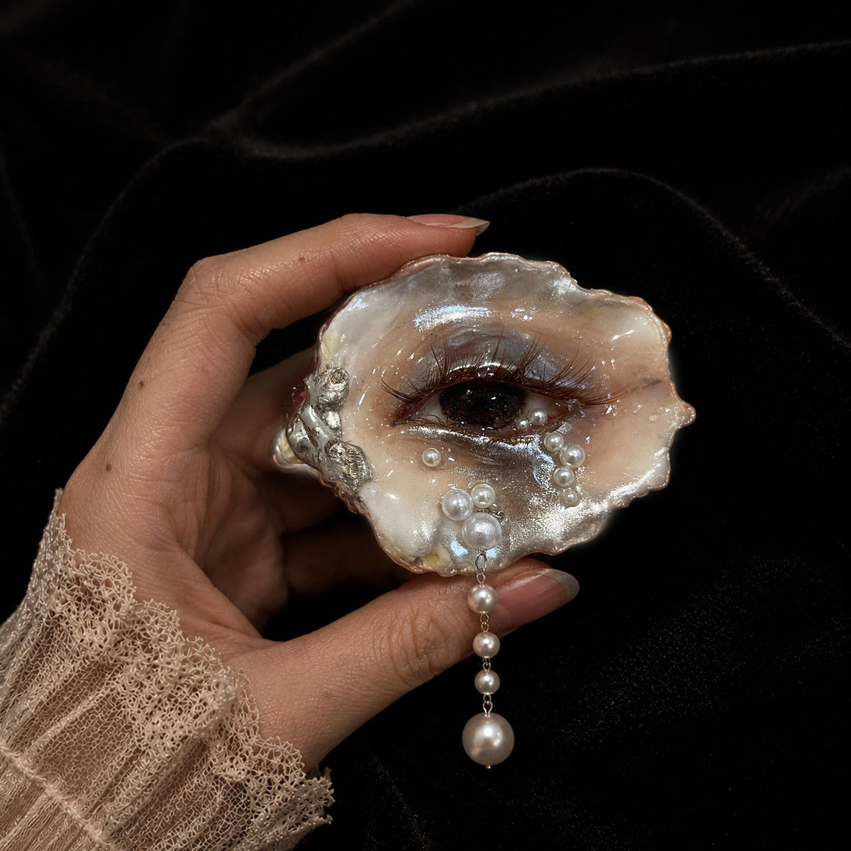 Brown Smoky Oyster Eye Brooch — view 5