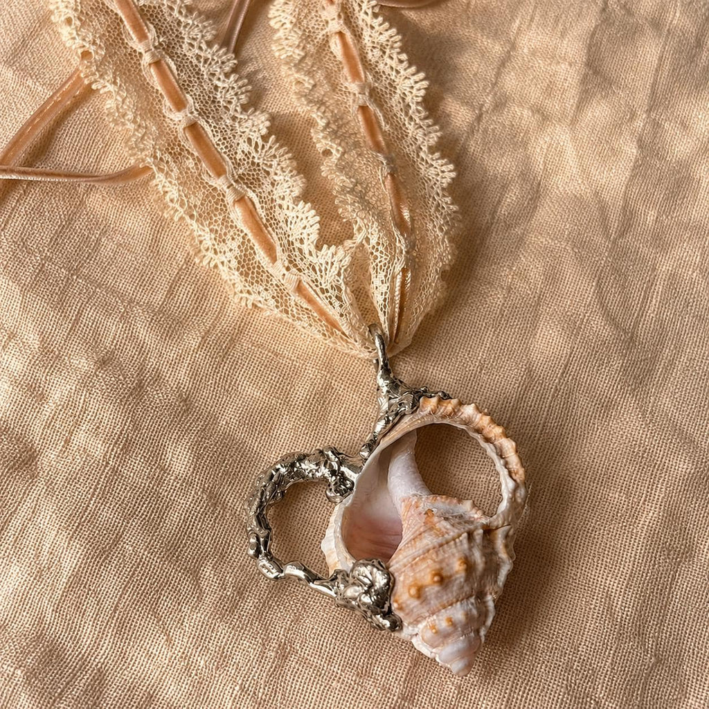 Spiked Conch Loop Talisman — primary artwork view