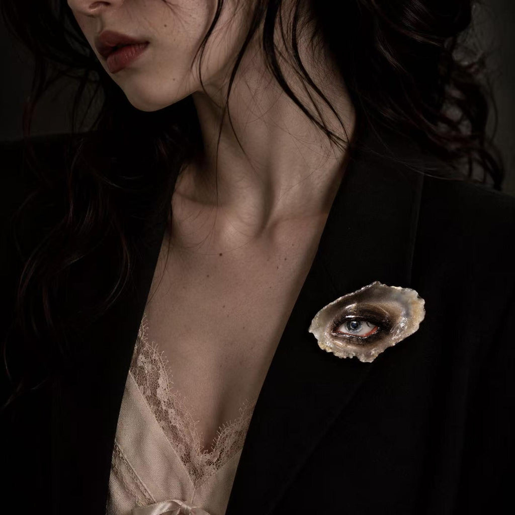 Lilith Grey Temptation — Oyster Eye Brooch, Choker or Charm — view 6